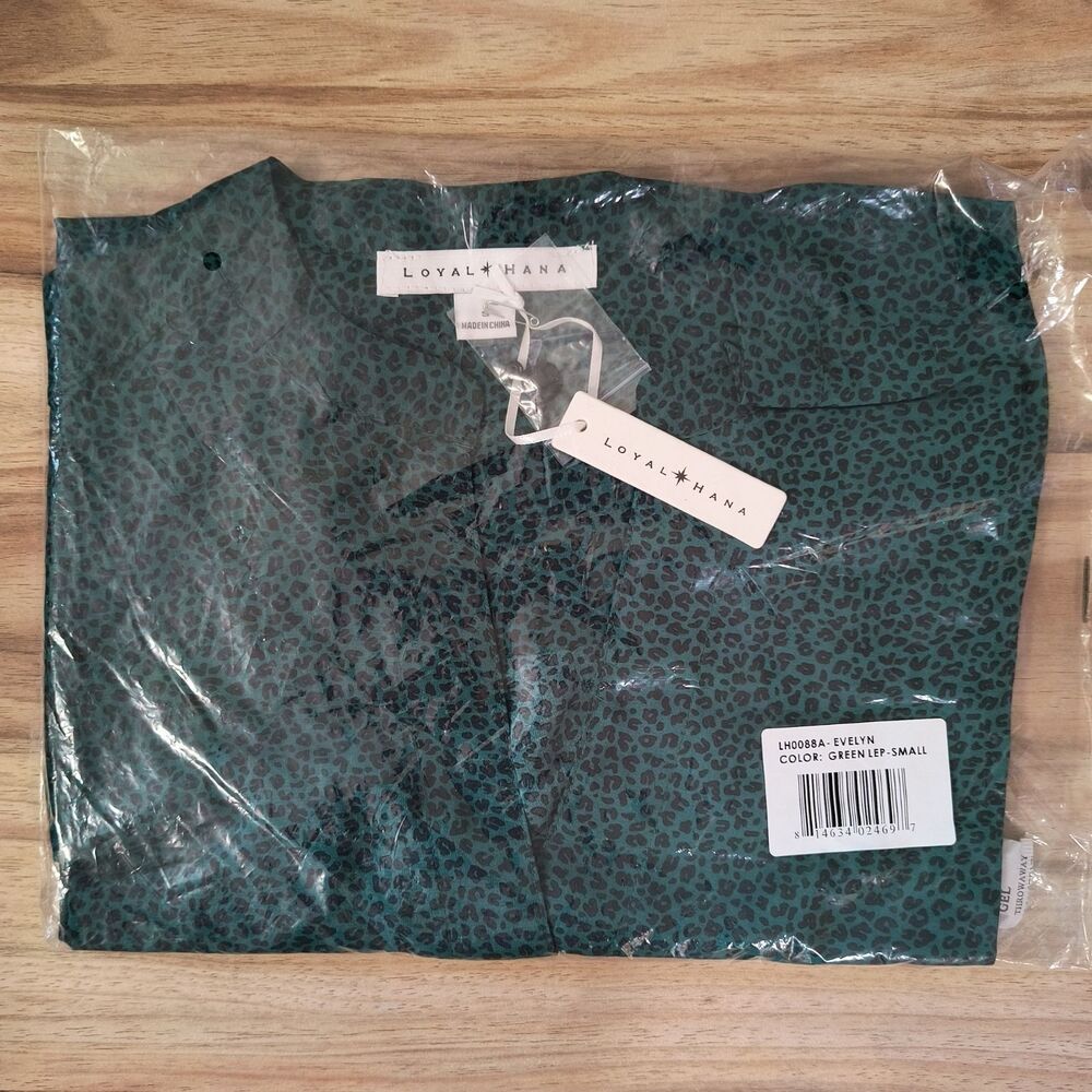 Loyal Hana Evelyn Maternity Nursing Wrap Blouse Small Green Leopard Top NWT - Picture 6 of 10